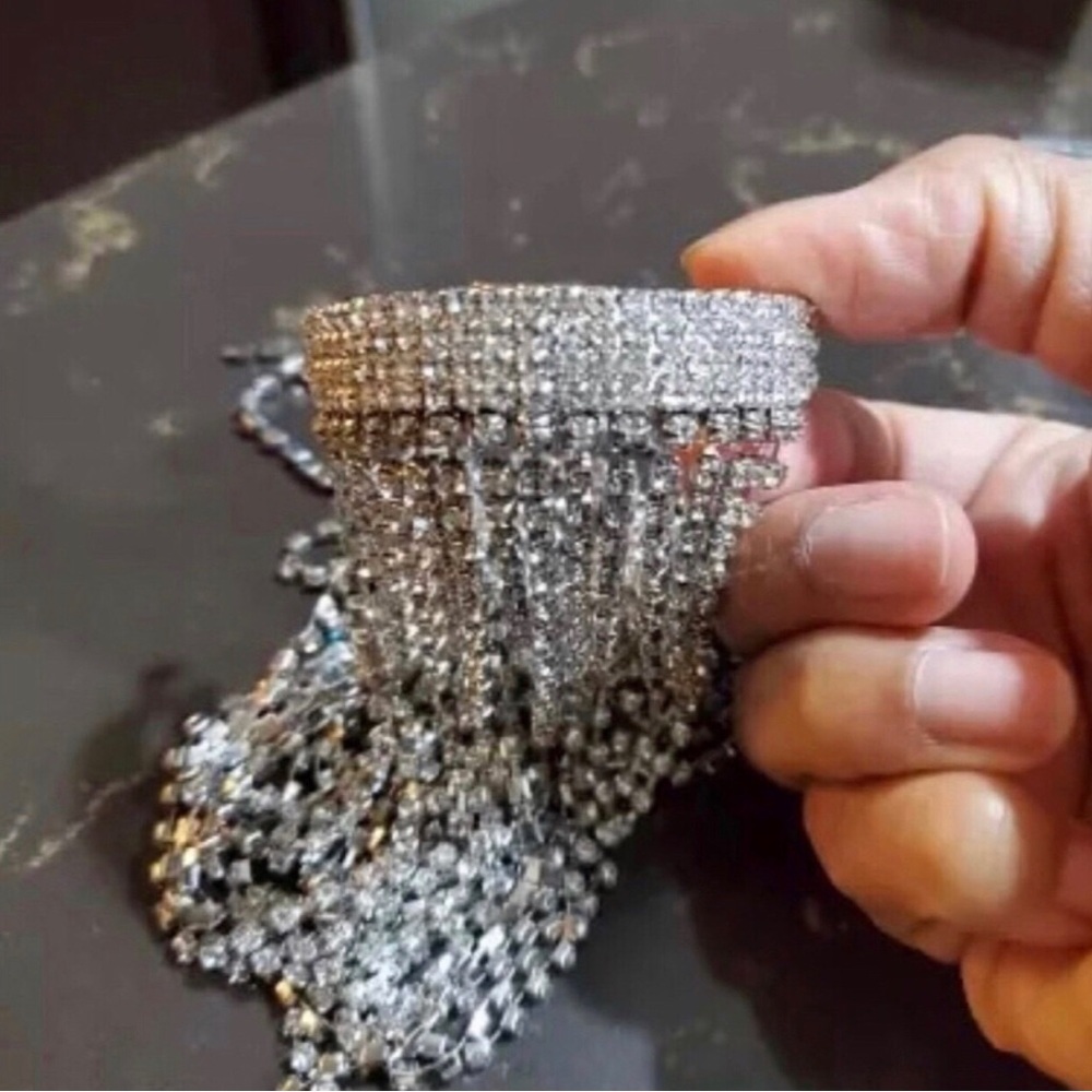 Rhinestone Tassel Ponytail Clip - Picture 3 of 3